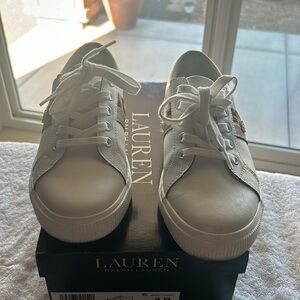 Lauren Ralph Lauren women’s sneaker size 8.